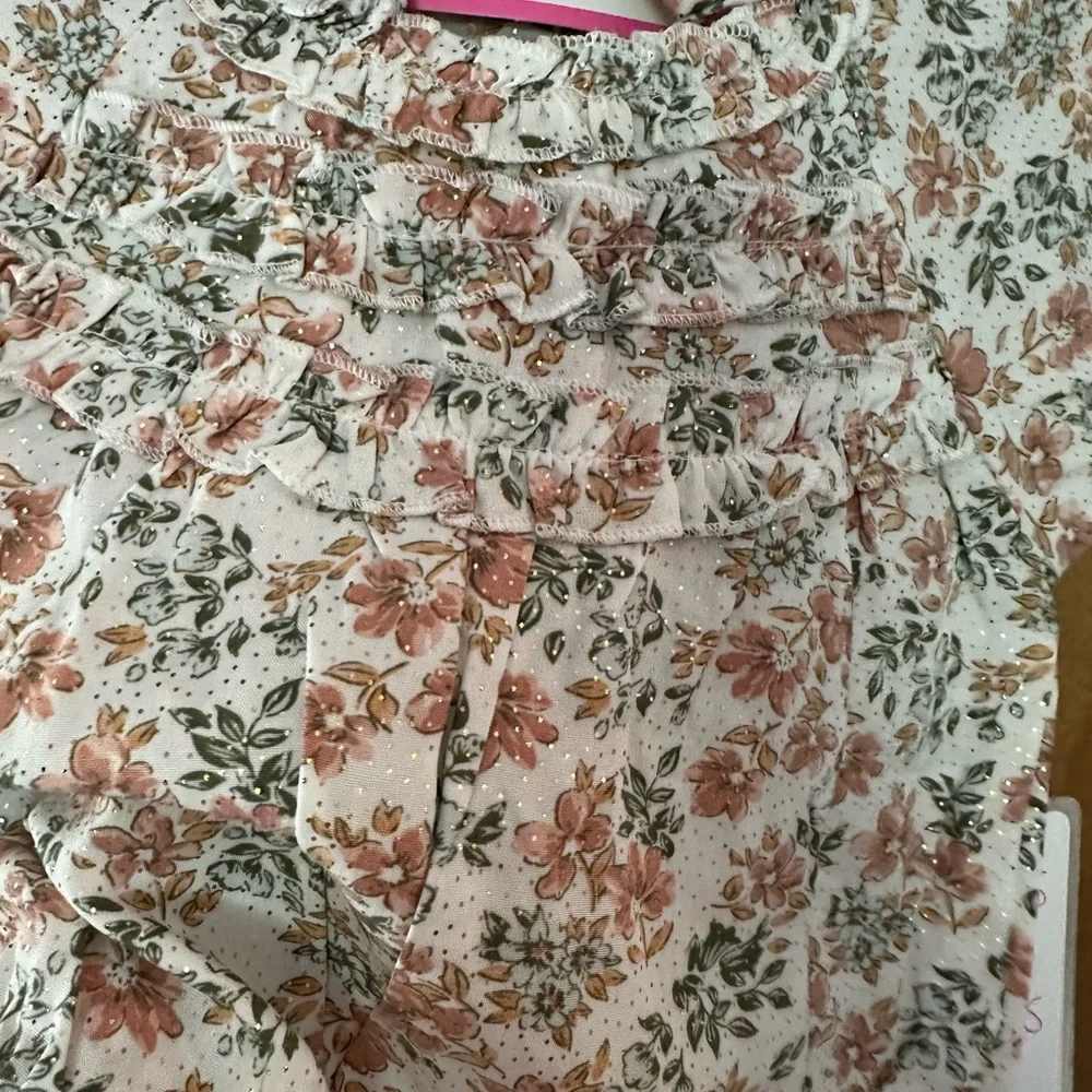 3 piece floral ruffle shirt and pants with hair accessory - Picture 2 of 8